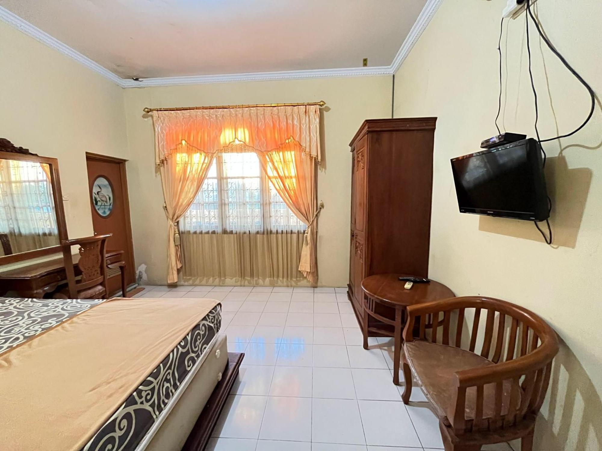 Reddoorz At Hotel Madani Syariah Lempuyangan Yogyakarta Kültér fotó