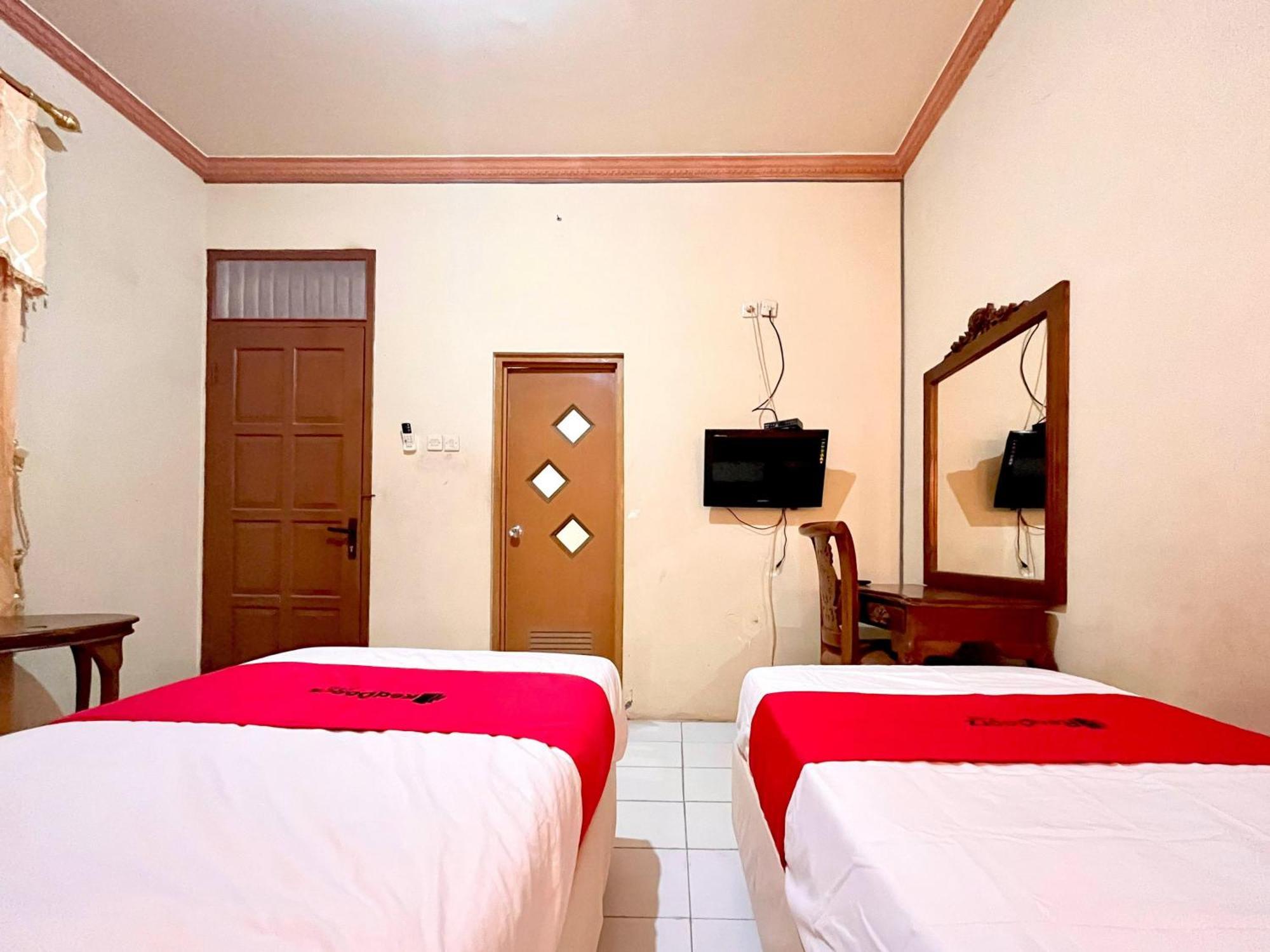 Reddoorz At Hotel Madani Syariah Lempuyangan Yogyakarta Kültér fotó