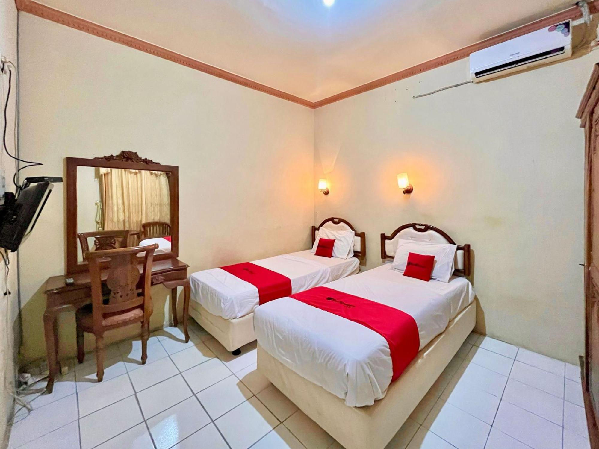Reddoorz At Hotel Madani Syariah Lempuyangan Yogyakarta Kültér fotó